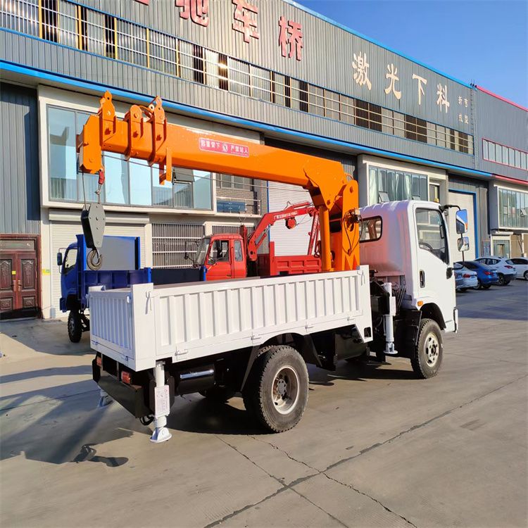 未央区三轮随车吊定制 农用改装机自备吊中瑞长期出售